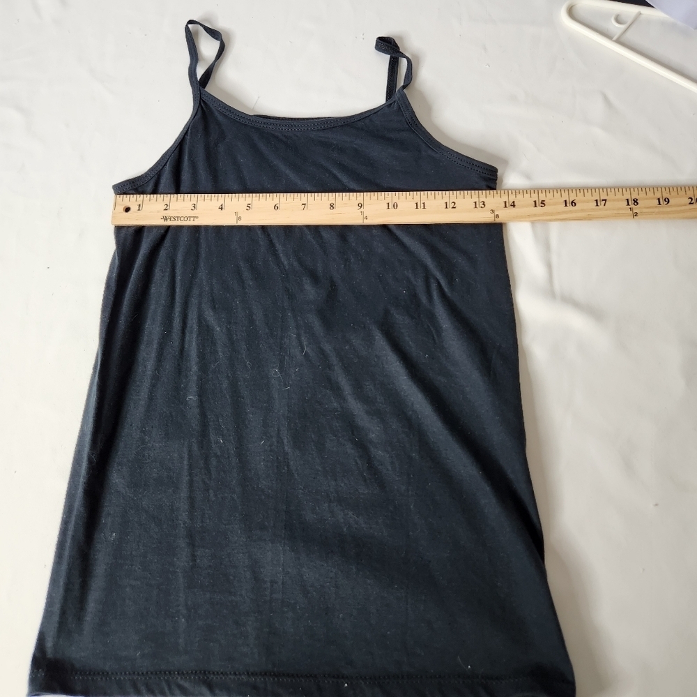 Set of 4 Tank Tops (XS & S) - Picture 14 of 16